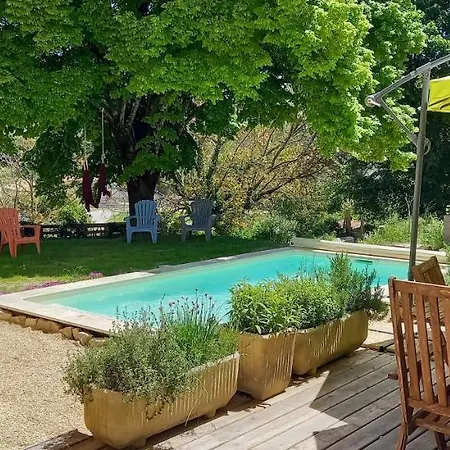 Couette-café Du Tilleul - Charme, Confort Et Piscine